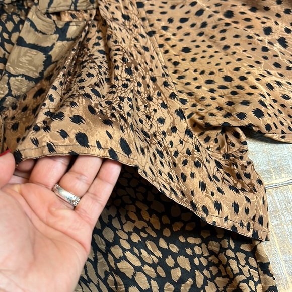 Vintage Lillie Rubin silk animal print top. Size 6. - Picture 5 of 8